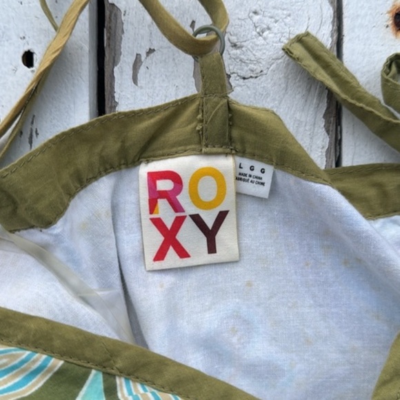 Roxy Hawaiian Floral Dress from Original Collection - Picture 6 of 7